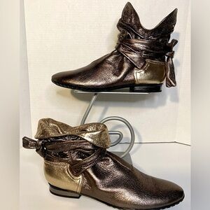 Italian comfortable fashion forward ankle boot !! Mixed metalic combination